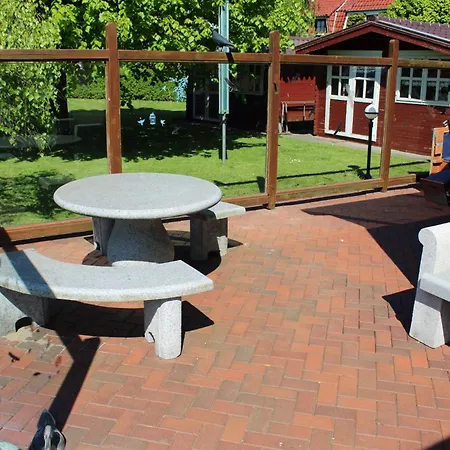 Haus Deichschaf بيت للعطل